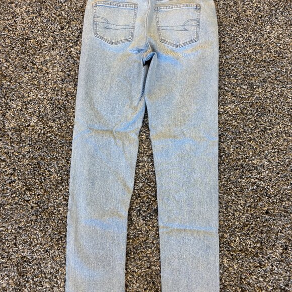 AE Strigid Mom Jeans – High-Rise Relaxed Fit Denim - Picture 4 of 4